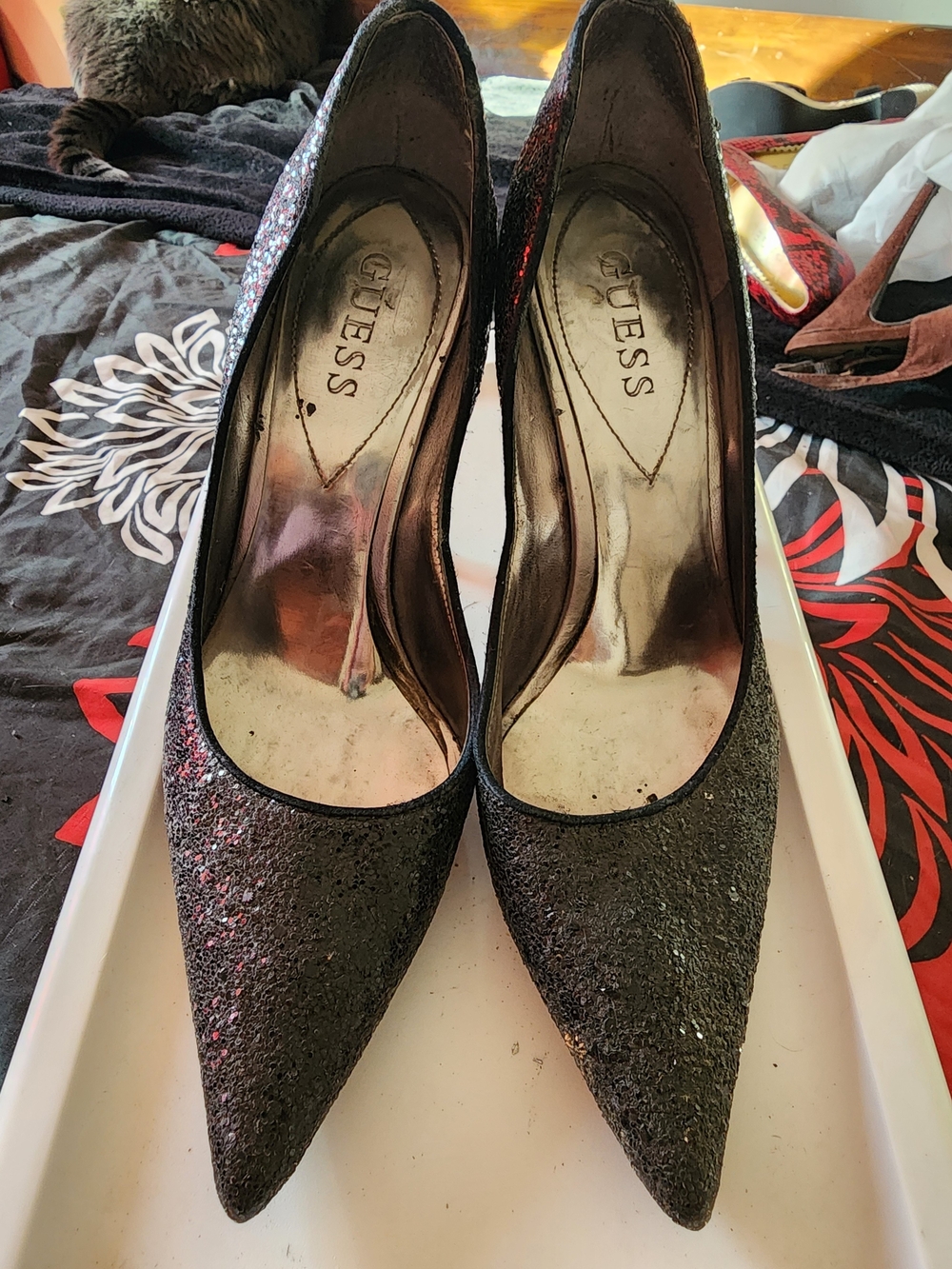 GUESS Women's Black Glitter Pointed-Toe Pumps